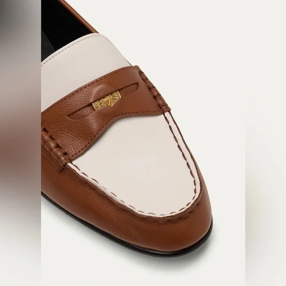 Penny Loafer (Women)
Veronica Beard
Women - Picture 7 of 15